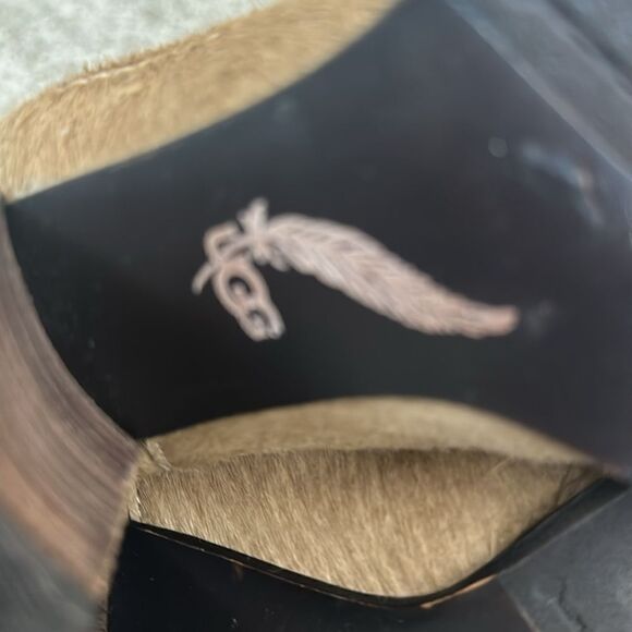 UGG 'Charlotte' Tan Calf Hair Snake Print Embossed Zip Ankle Boots Women's 5.5 - Picture 7 of 8